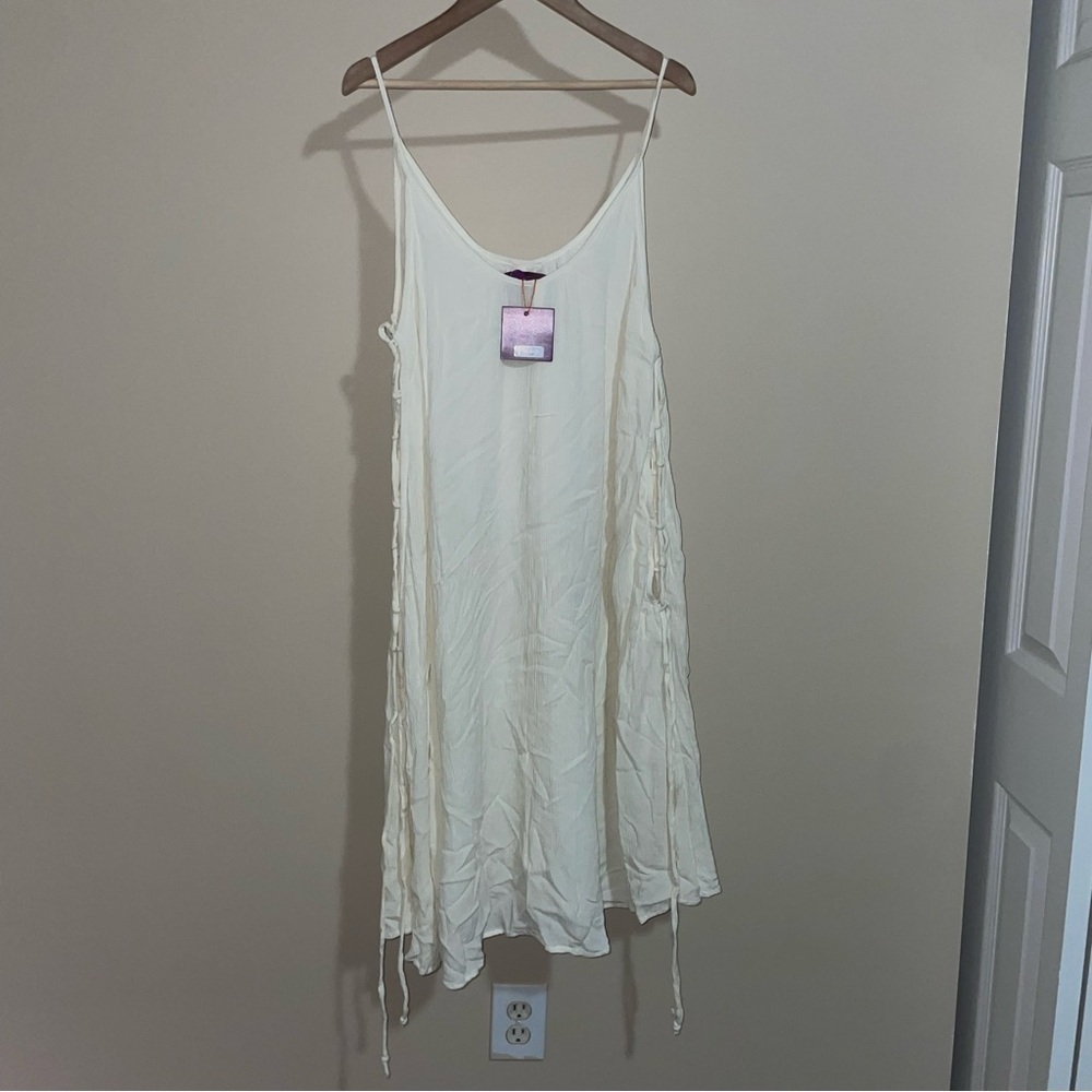 Sweet Sinnamon Ivory Tie Sides Dress/ Coverup Size Medium‎ NWT